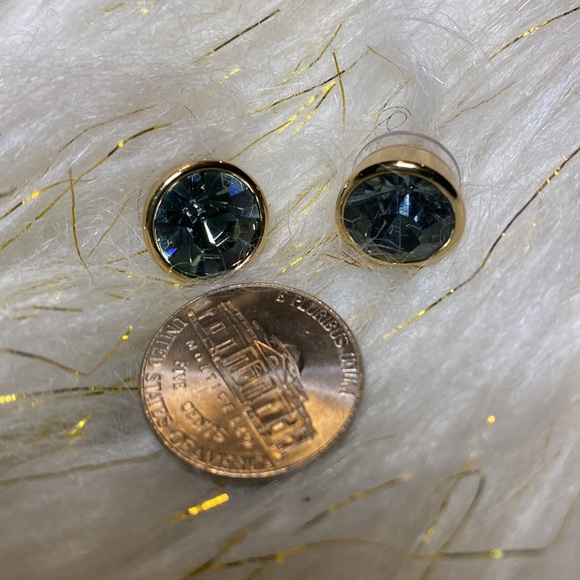 KATE SPADE Round Bezel Gray/ Black Stud - Picture 5 of 5